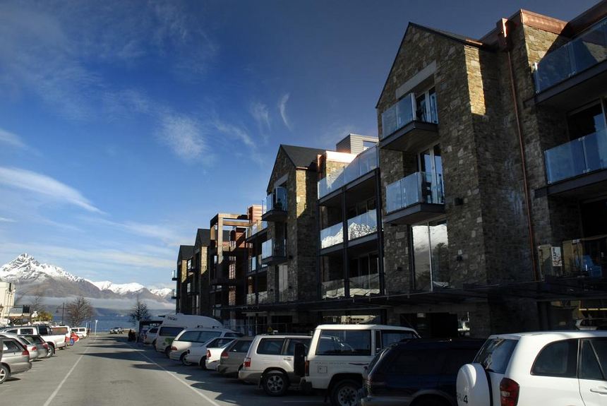 Nomads Queenstown Backpackers - Property Photo